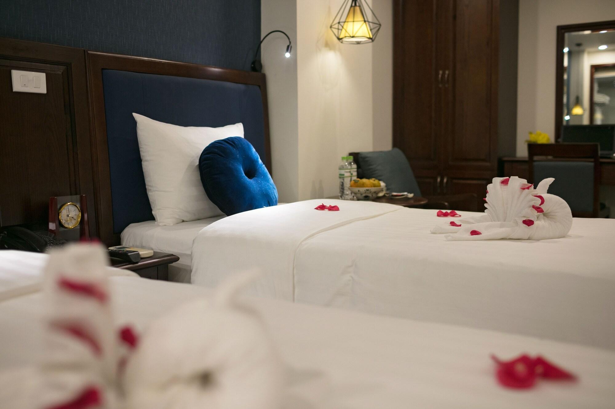 Holiday Emerald Hotel Hanoi Exterior photo